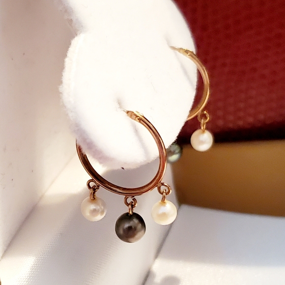 Pearl earrings. - Picture 6 of 8
